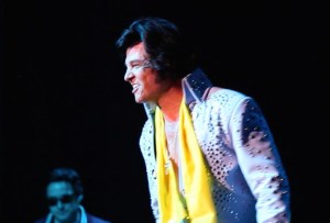 thane dunn as elvis in nl